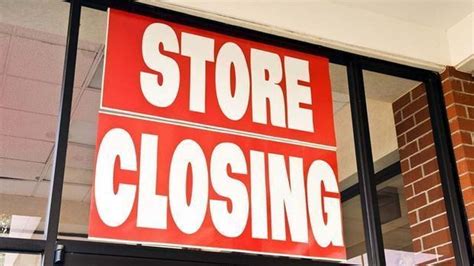 Luxury retailers closing down 